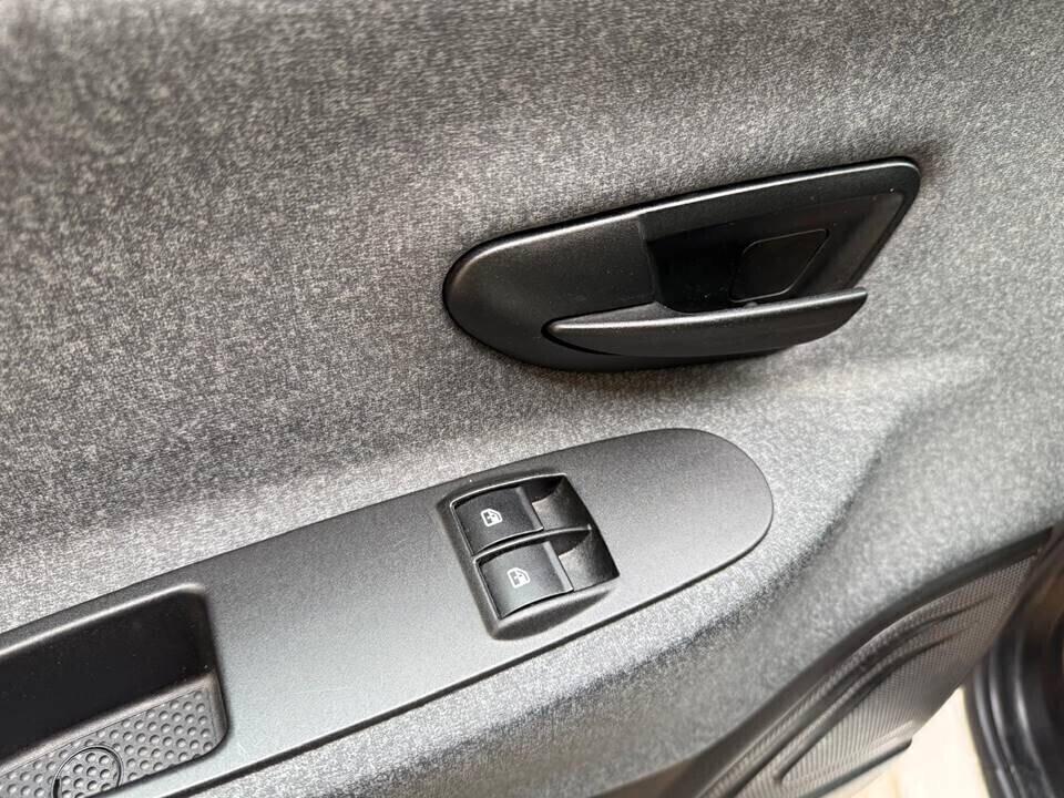 Lancia Ypsilon 1.0 FireFly 5 porte S&S Hybrid Ecochic Silver
