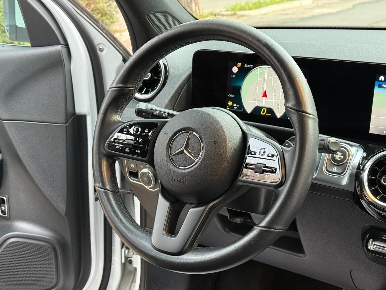 Mercedes GLB 180d Automatic PELLE CAMERA NAVI 2021