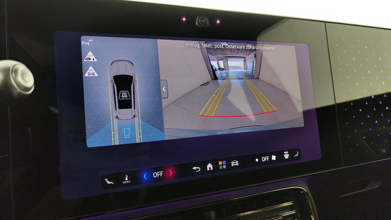 Mercedes-Benz GLB 250+ con tecnologia EQ