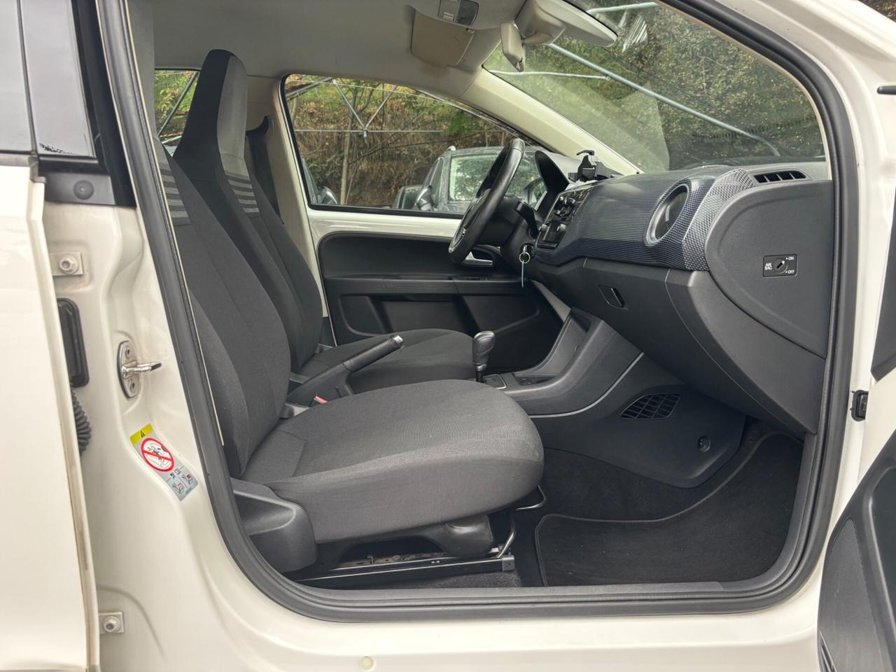 Volkswagen up! 1.0 75 CV 5p. Cambio automatico OK Neopatentati