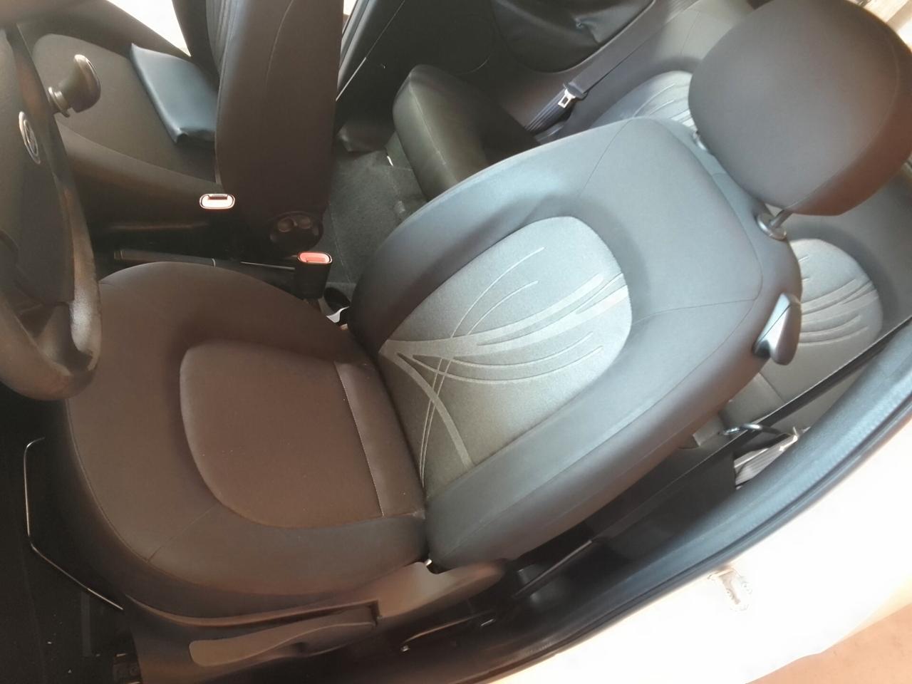 Lancia Ypsilon 1.2 69 CV Unyca OK NEO