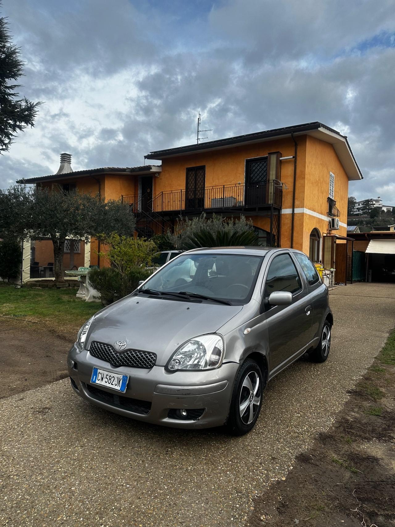 Toyota Yaris 1.0 3 porte Sol