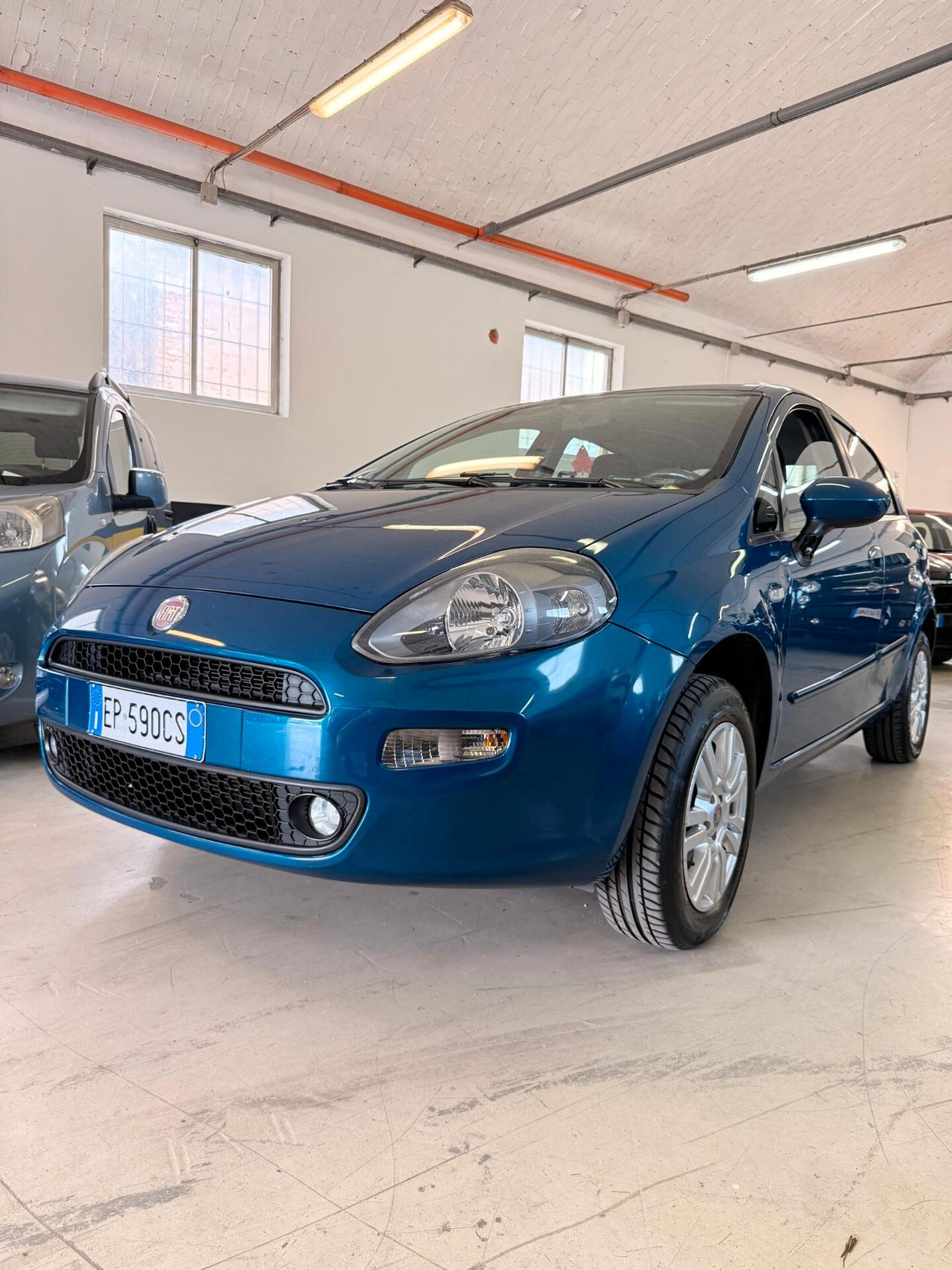 Fiat Punto 1.4 8V 5 porte Natural Power Lounge 77CV