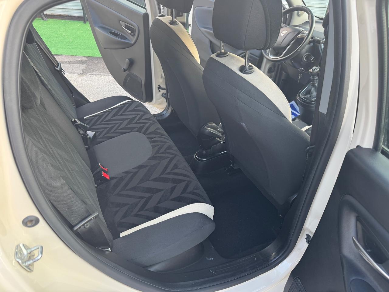 Lancia Ypsilon 1.2 69 CV 5 porte GPL Ecochic Silver