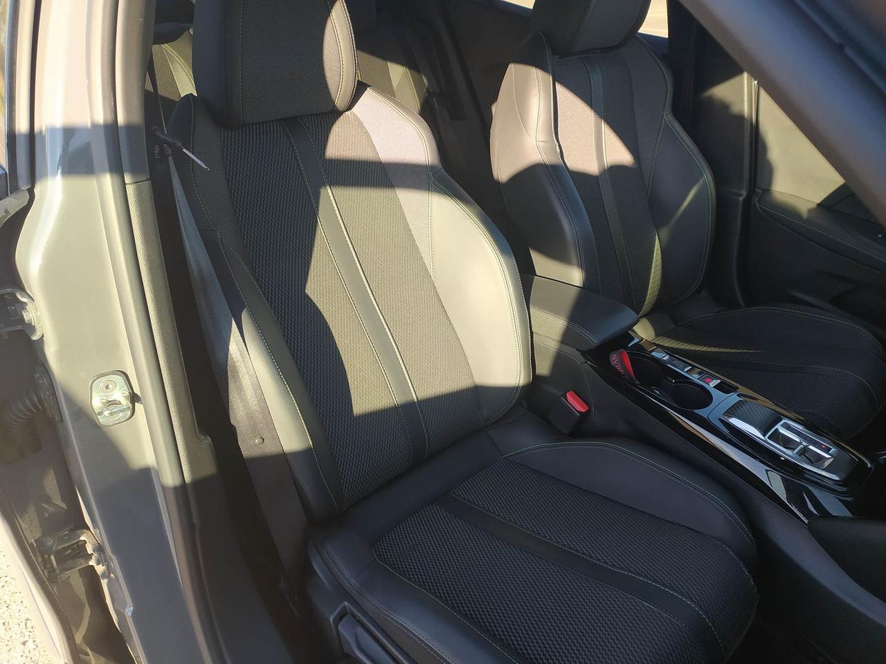 Peugeot 2008 GT e-2008 156 #8105