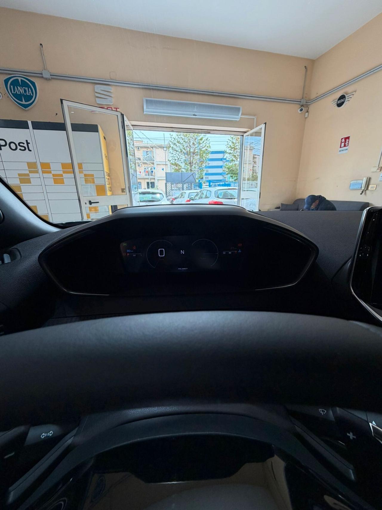 Peugeot 2008 Hybrid 145 e-DCS6 Allure