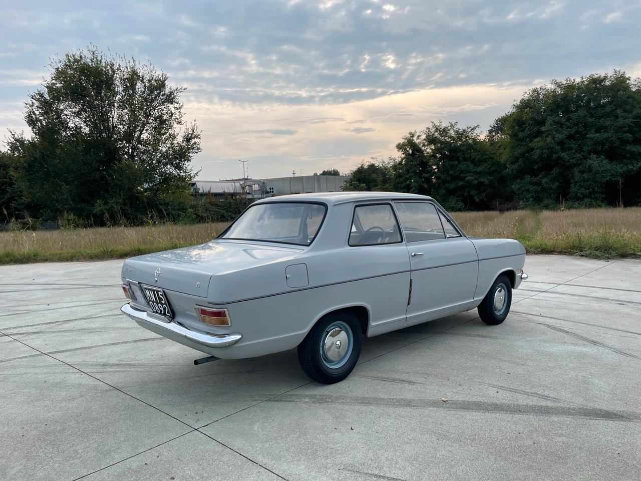 OPEL KADETT SE 2 PORTE (Macchina d'epoca)