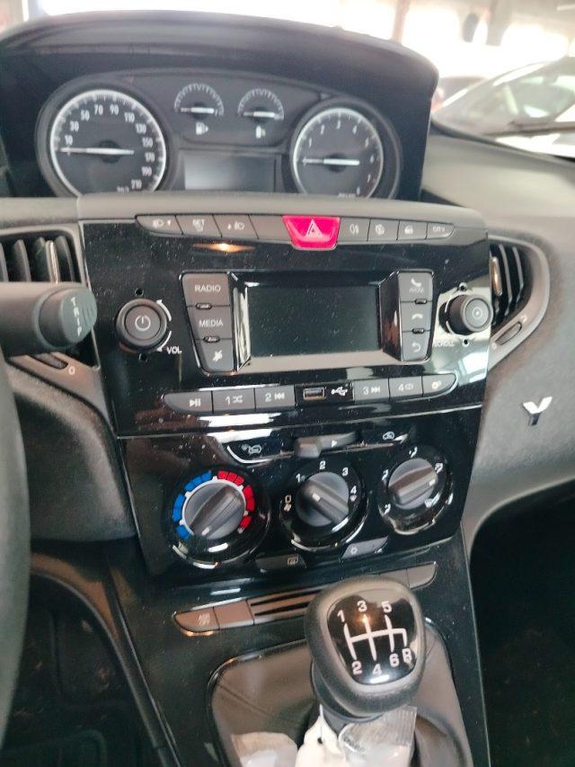 LANCIA Ypsilon 1.0 FireFly 5 porte S&S Hybrid Silver