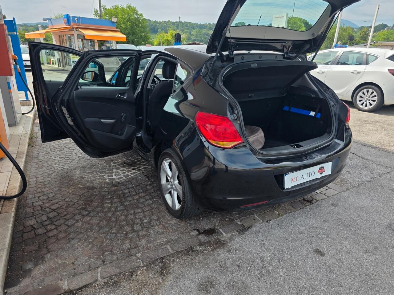 Opel Astra 1.4 100CV 5 porte GPL con 236.000km Neopatentati ok