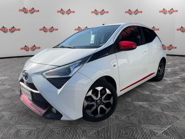 Toyota Aygo 1.0 VVT-i x-play MMT Automatica! RETROCAMERA