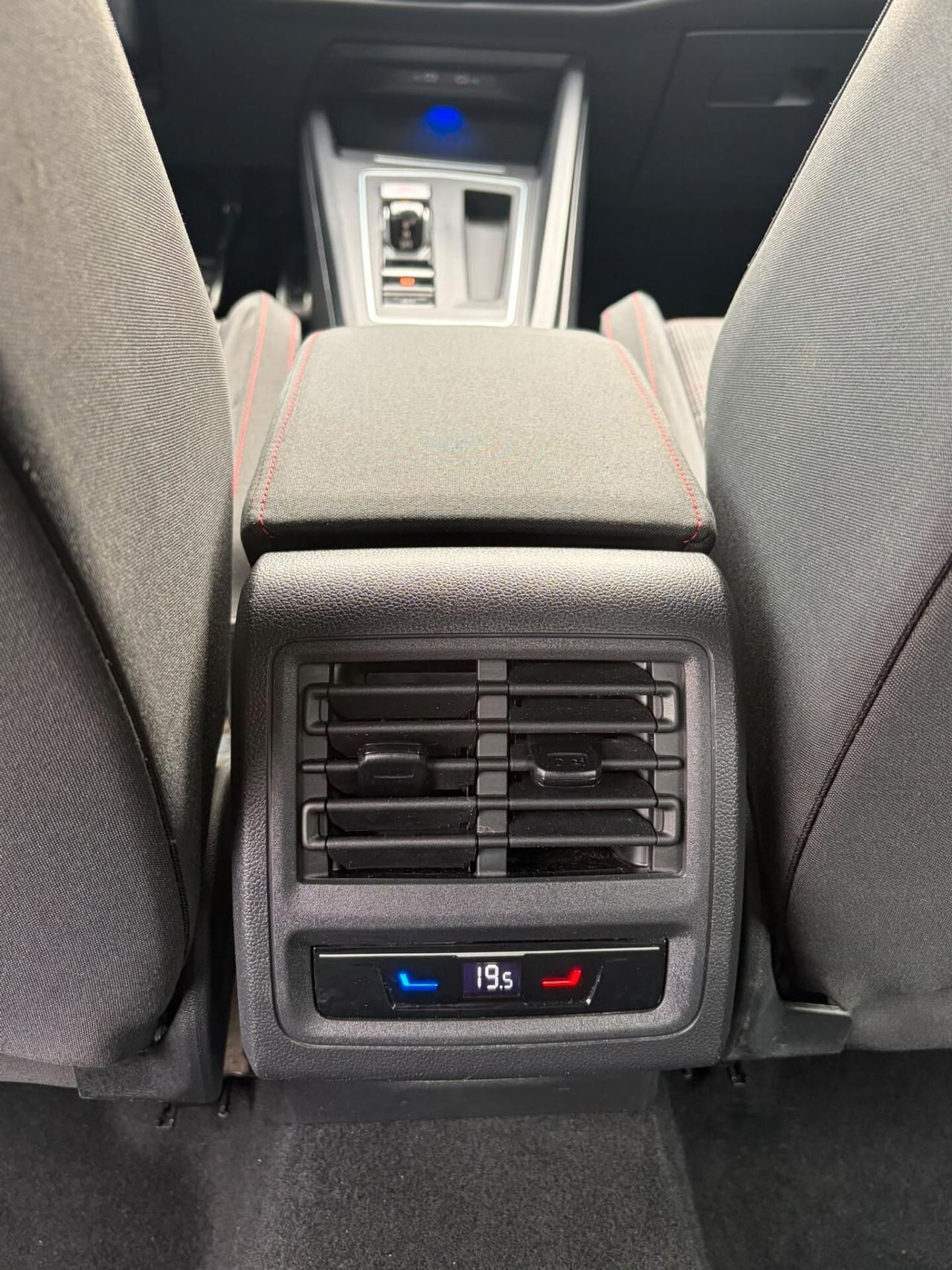 Volkswagen Golf GTI 2.0 TSI DSG
