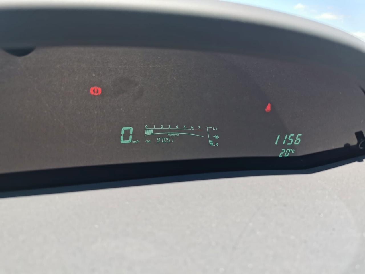 Toyota Yaris 1.3 5P. Sol solo km.97000