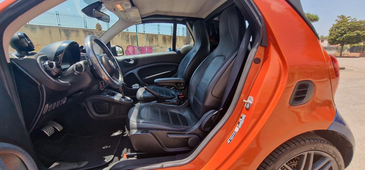 Smart ForTwo 0.9 Turbo 90cv twinamic cabrio Prime AUTOMATICA ALLESTIMENTO BRABUS