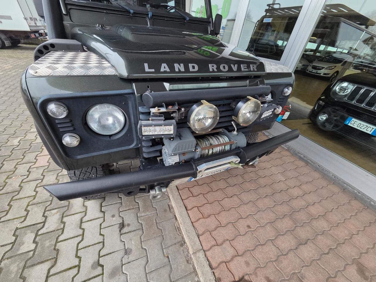 Land Rover Defender 90 2.4 TD4 Station Wagon E