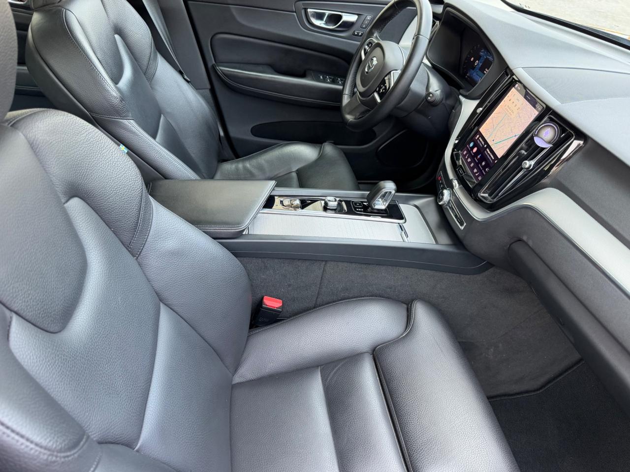Volvo XC 60 XC60 B4 (d) automatico Plus Dark