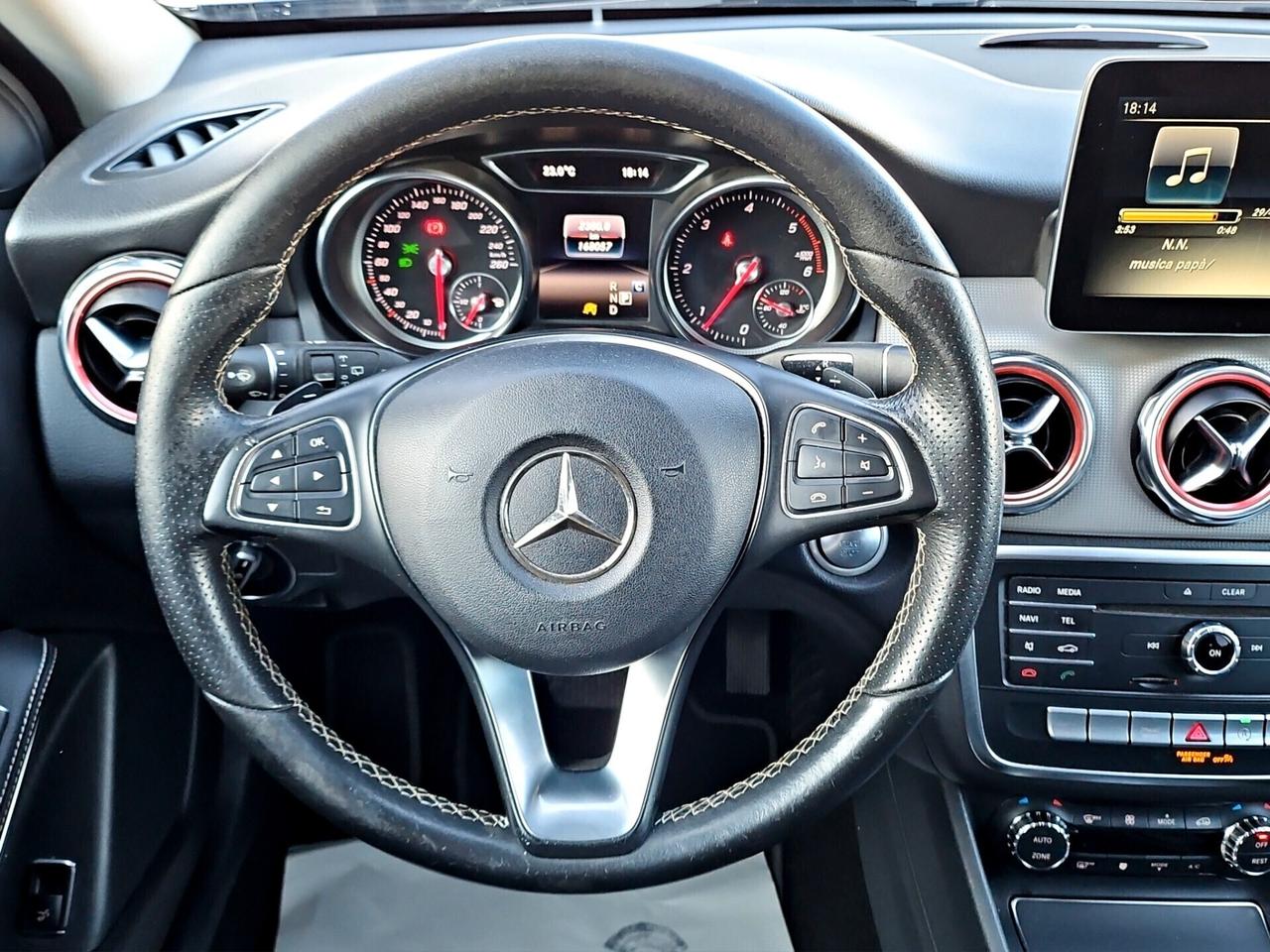 Mercedes-benz GLA 200 d Premium