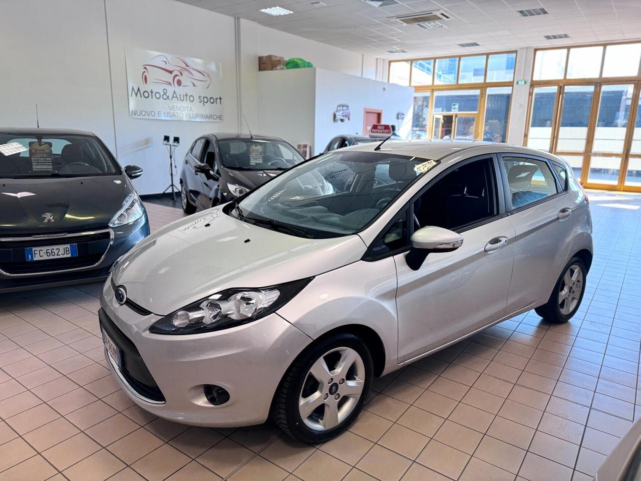 Ford Fiesta 1.4 TDCi 68CV 5 porte Titanium