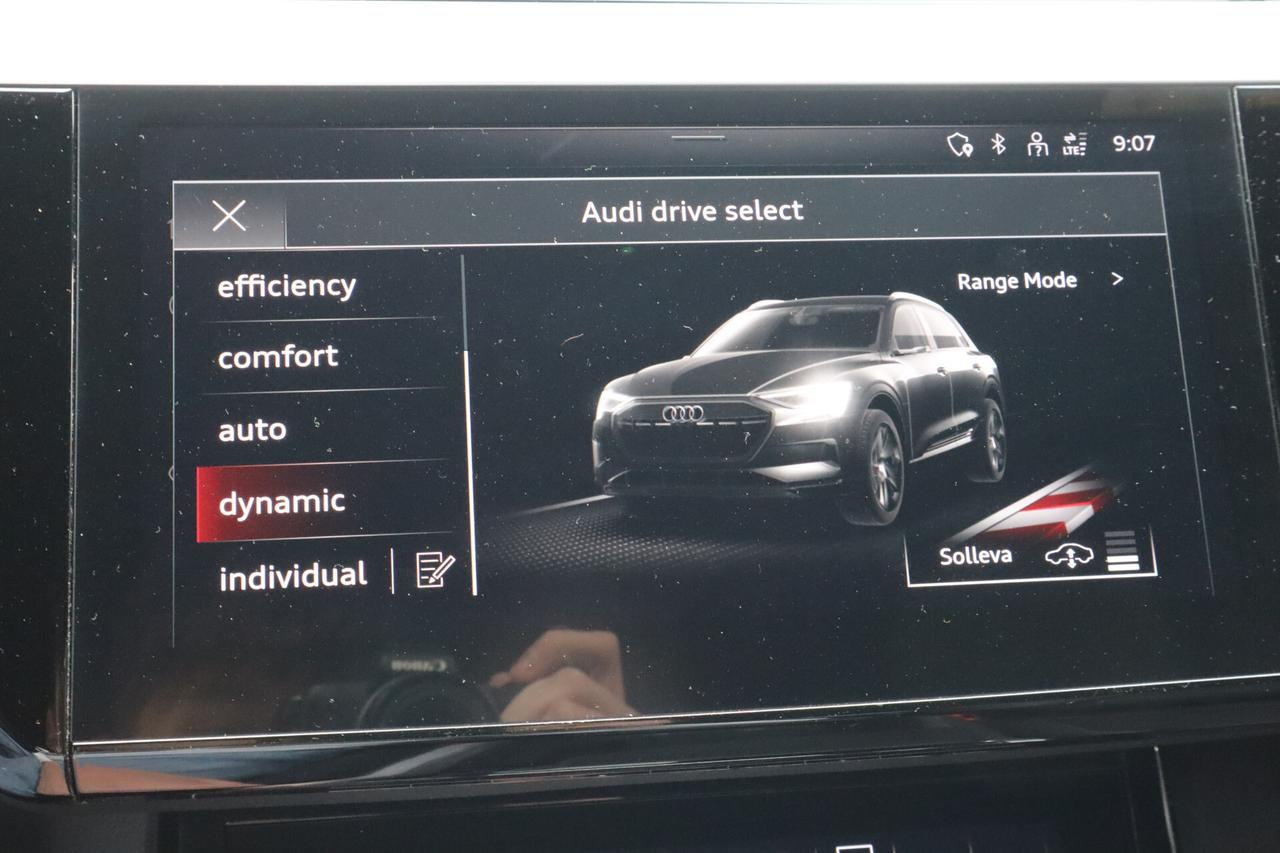 e Tron 55 408 CV QUATTRO S-LINE MATRIX GANCIO 360 CAMERA
