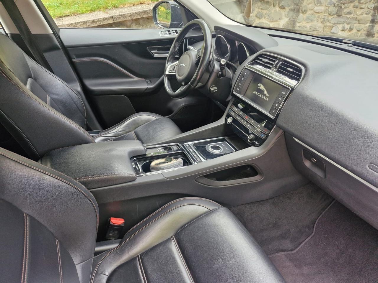 Jaguar F-Pace 2.0 D 180 CV AWD Prestige
