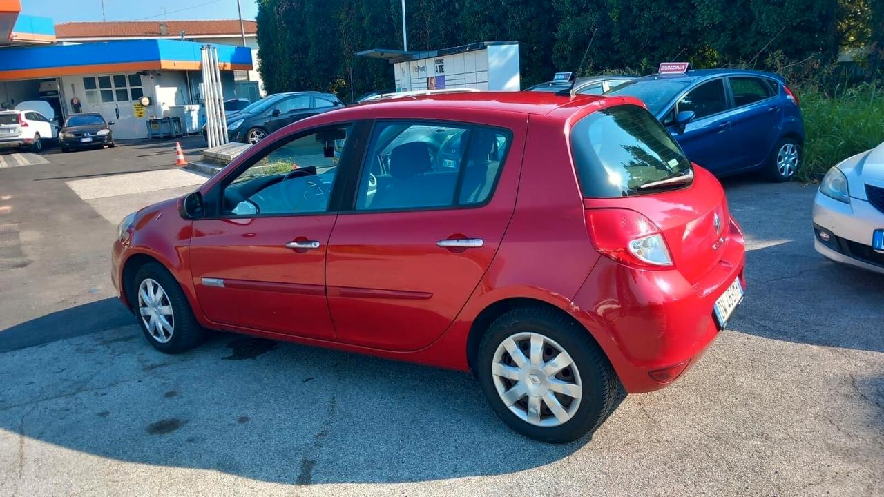 Renault Clio 1.2 16V 5 porte Confort