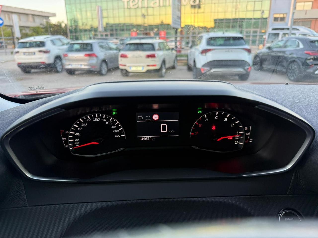 Peugeot 2008 BlueHDi 100 S&S Allure Navi Pack