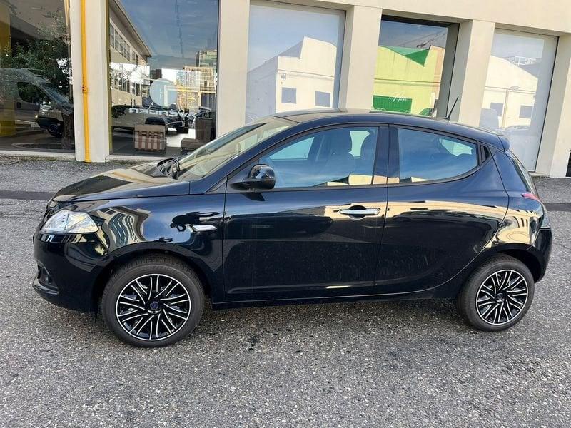 Lancia Ypsilon 1.0 FireFly 5 porte S&S Hybrid Oro