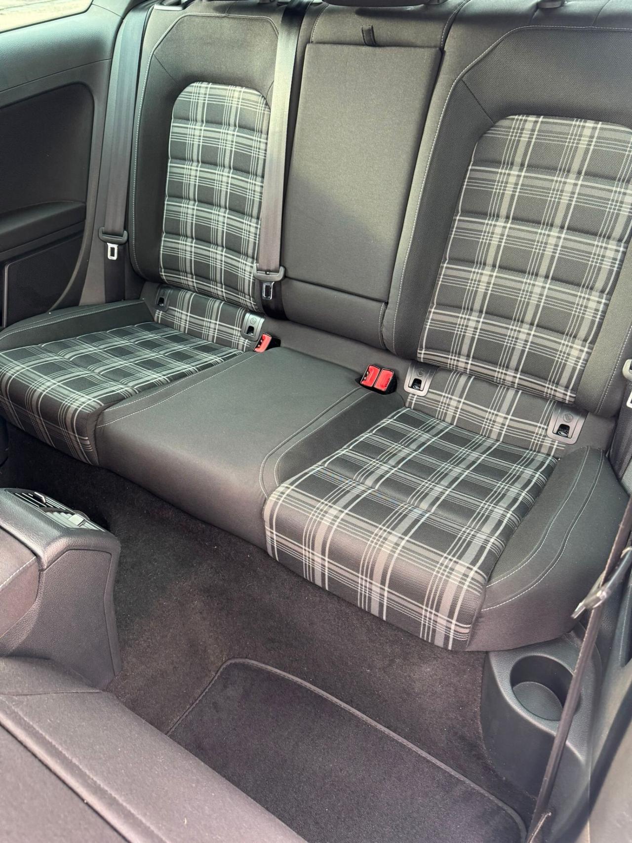 Volkswagen Golf VII 2013 3p 2.0 tdi Gtd