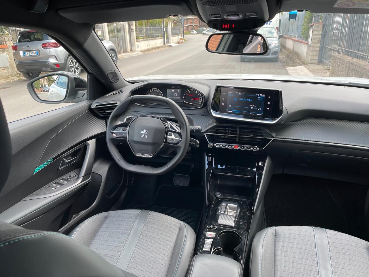 PEUGEOT 2008 BlueHDi 130 S&S EAT8 ALLURE