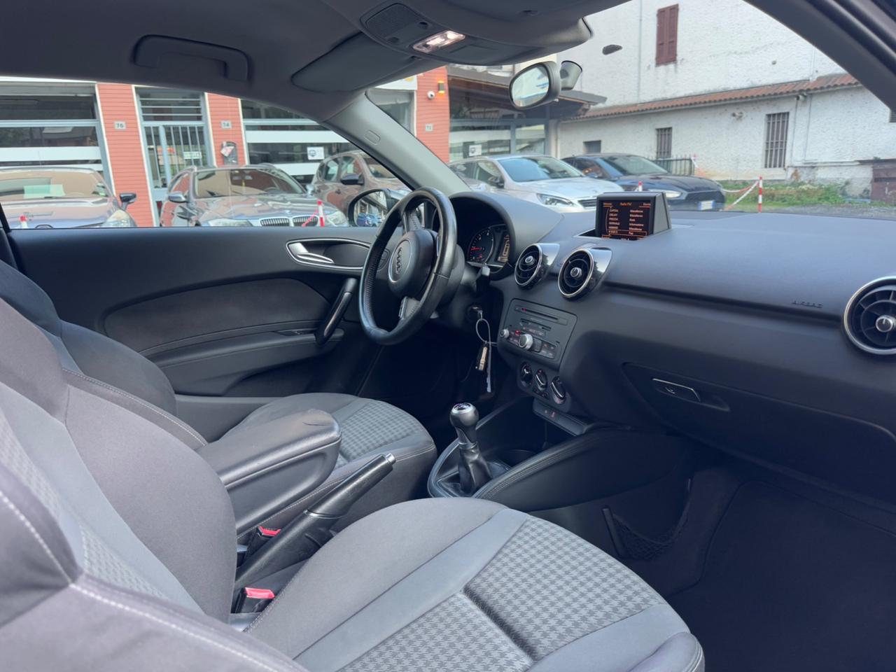 Audi A1 1.6 TDI 105 CV Ambition - GIA' TAGLIANDATA