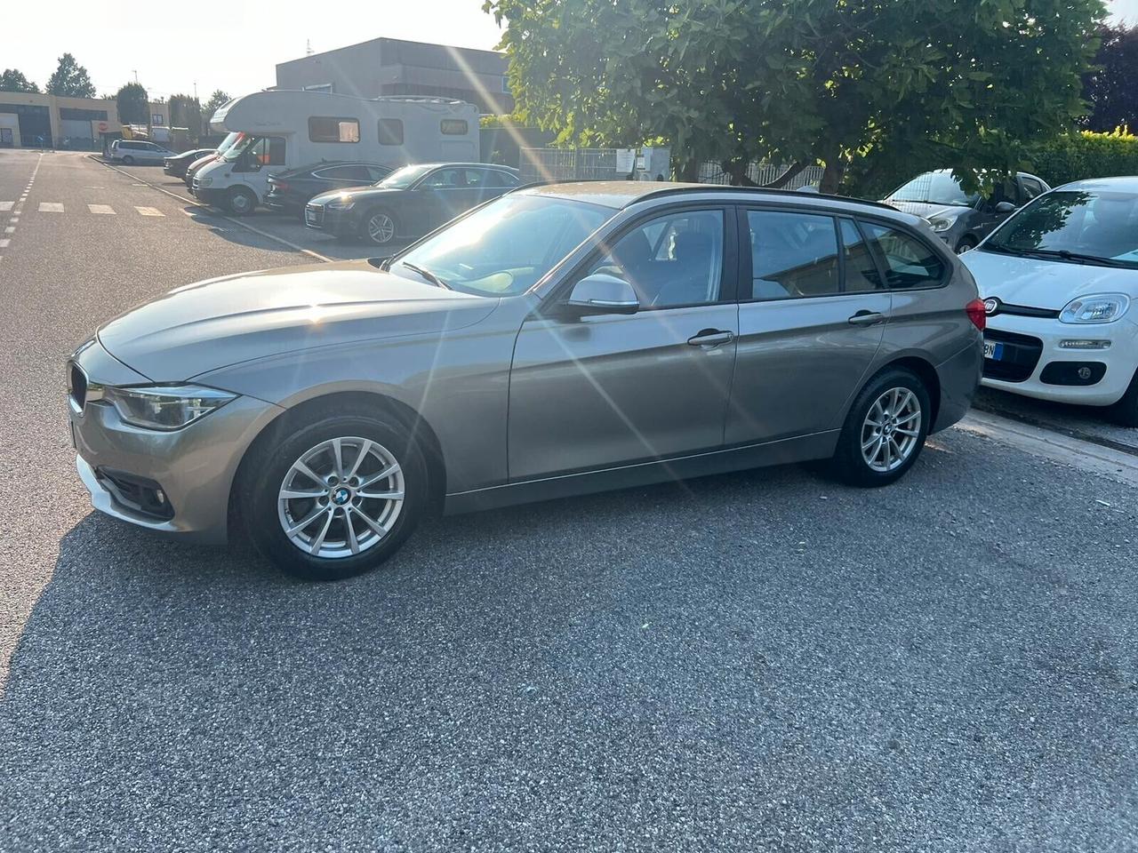 Bmw 318 318d Touring Business Advantage aut.