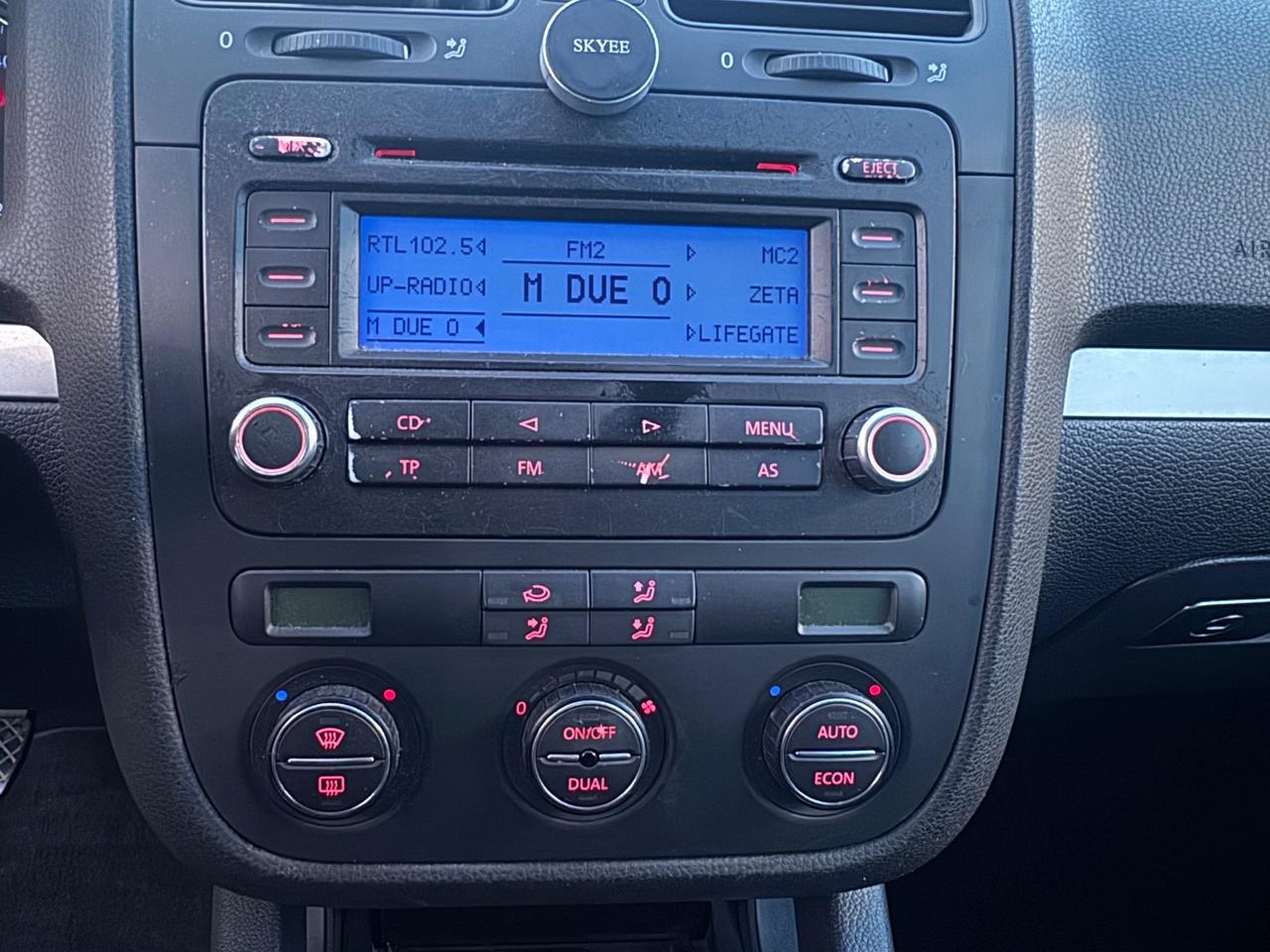 Volkswagen Golf ADATTA A NEOPATENTATI 1.6 16V FSI 5p. Comfortline