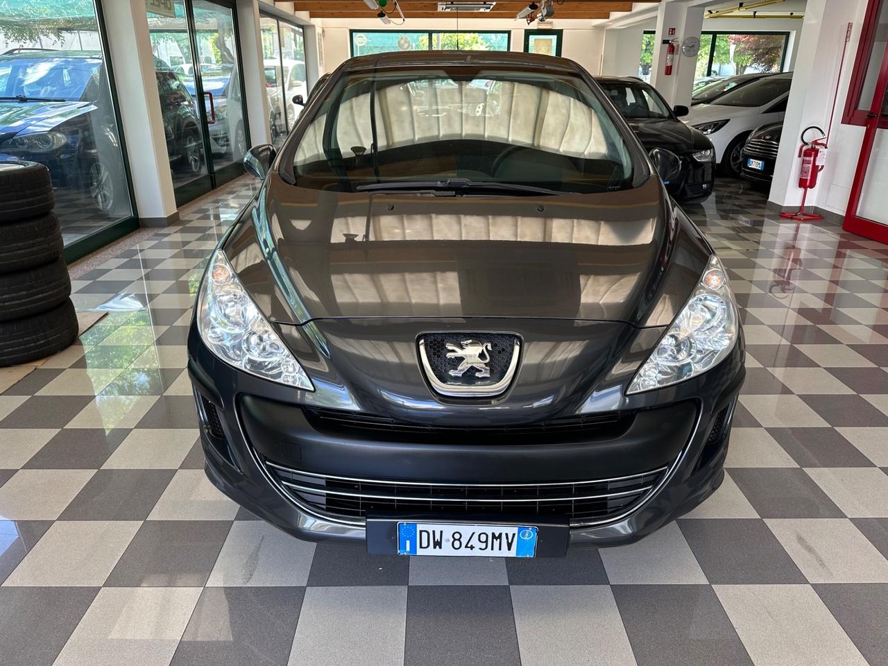 Peugeot 308 1.4 VTi 95CV 5p. Premium