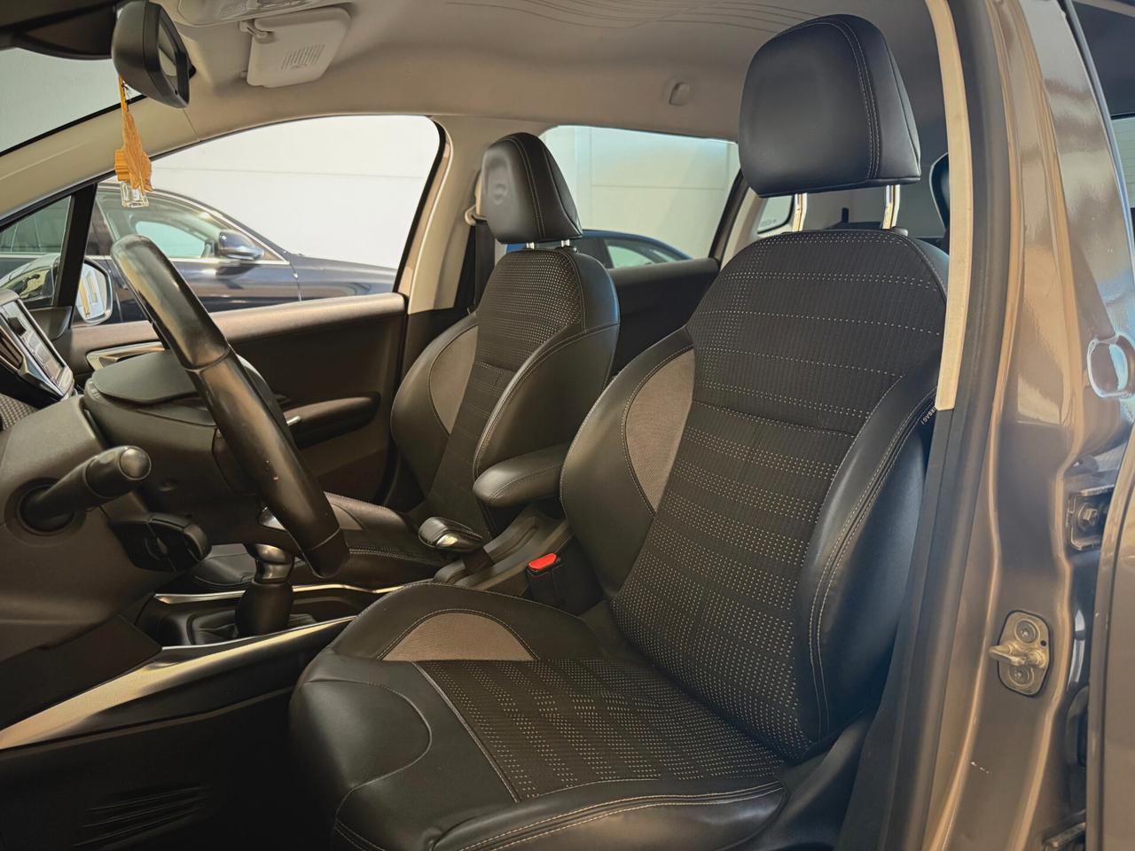 Peugeot 2008 1.2 VTi 82CV Allure - NEOPATENTATI