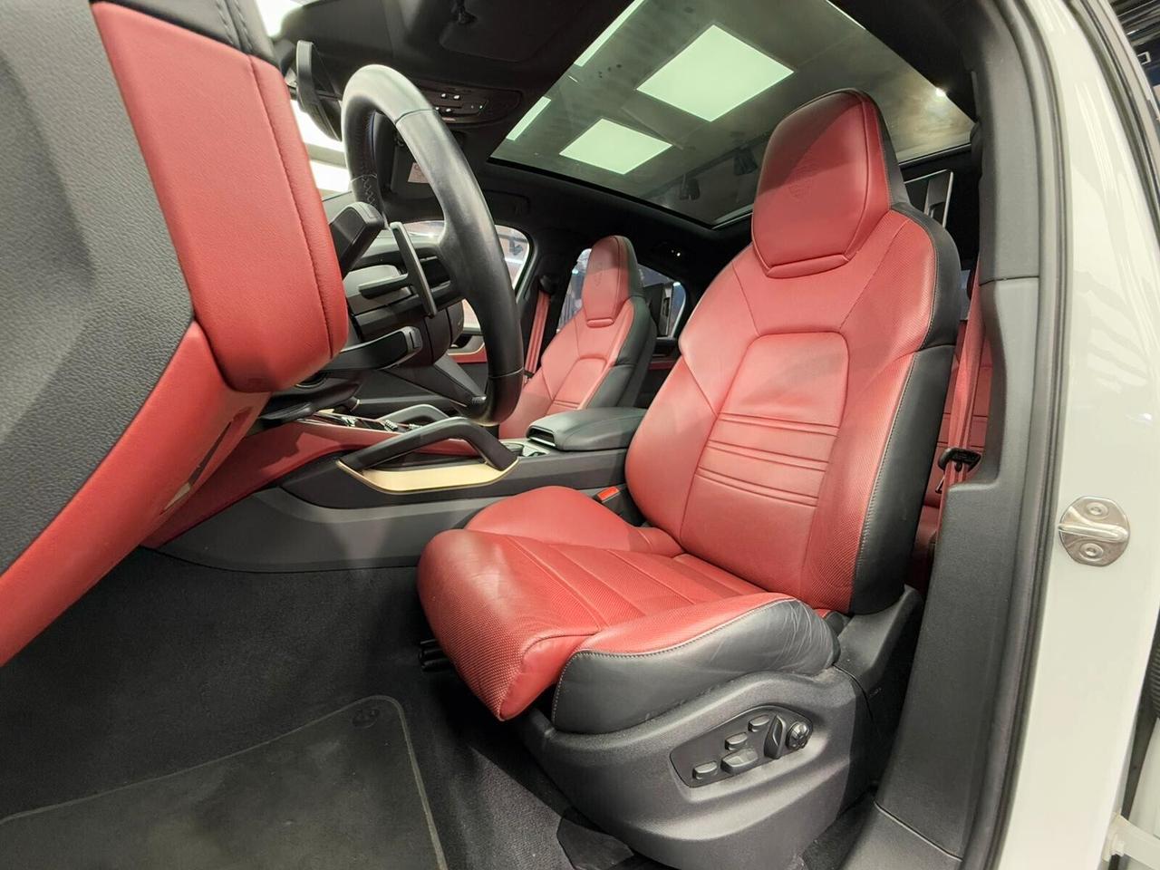 Porsche Cayenne Coupé 3.0 V6 E-Hybrid (333)