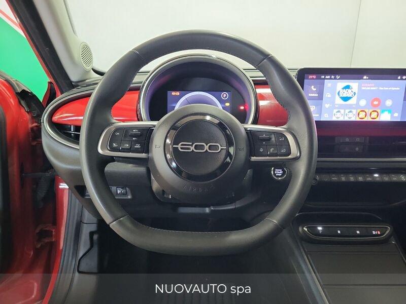 FIAT 600e Red