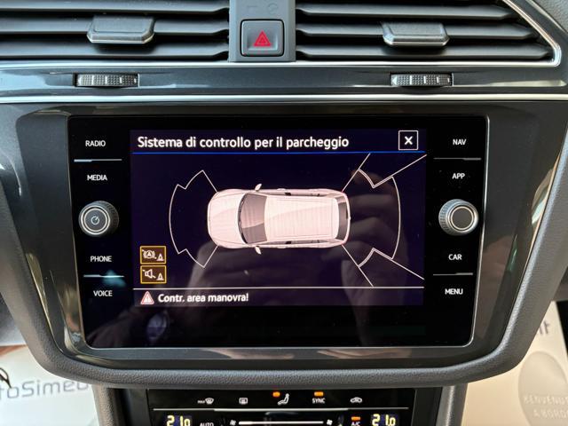 VOLKSWAGEN Tiguan 2.0 TDI 150 CV SCR DSG R-Line LUCI AMBIENTE