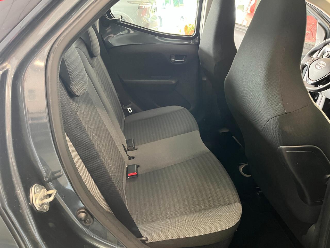Toyota Aygo Connect 1.0 VVT-i 72 CV 5 porte x-clusiv