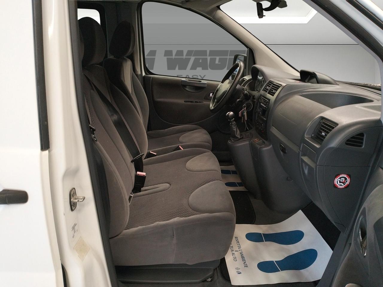 Peugeot Expert 2ª serie - cat PC Combi - 9 posti - IVA ESCLUSA