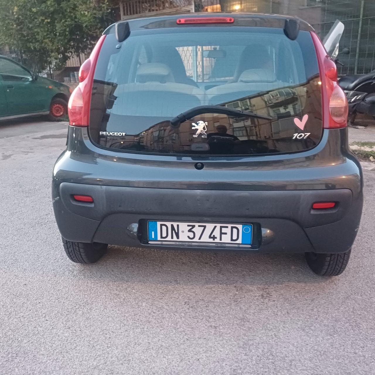 Peugeot 107 1.0 68CV 5p. Sweet Years