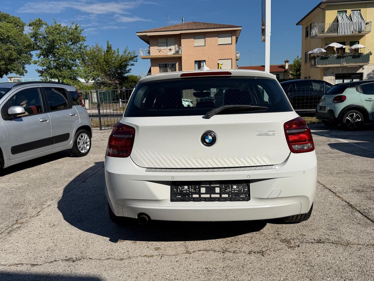 Bmw 114i 5p. Urban