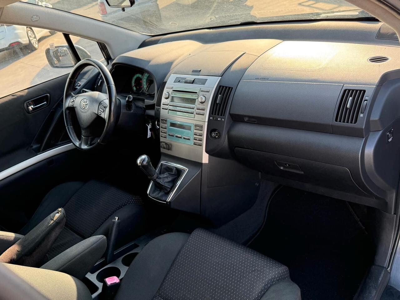 Toyota Corolla Verso 2.2 16V D-4D Luna