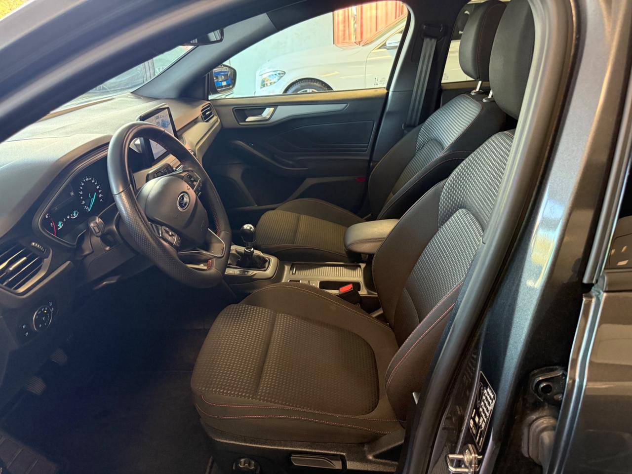 Ford Focus 1.0 EcoBoost Hybrid 125 CV 5p. ST-Line
