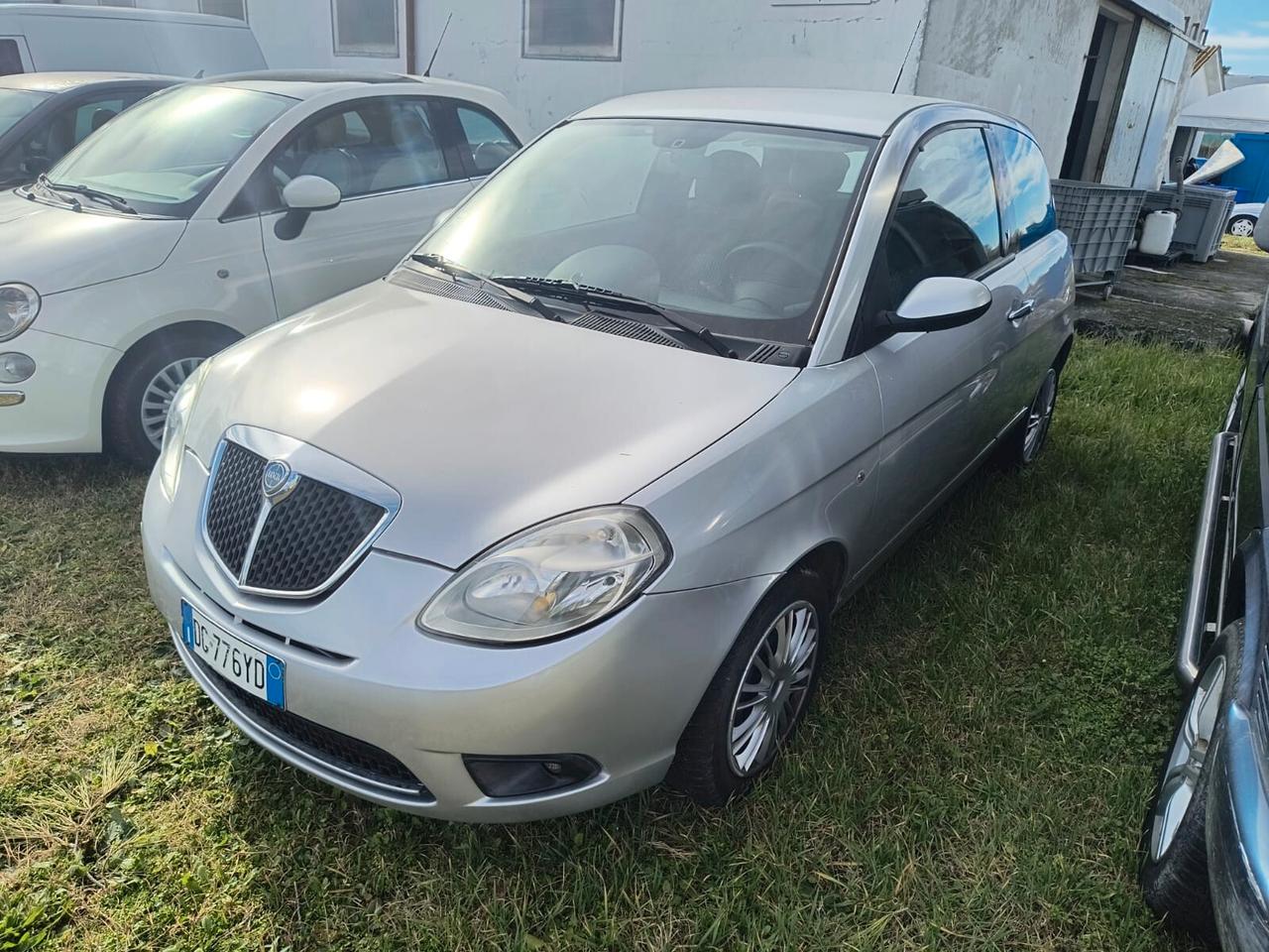 Lancia Ypsilon 1.3 MJT 75 CV Argento