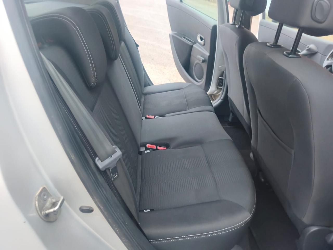 Renault Clio 2011----1.5 Diesel Neopatentati