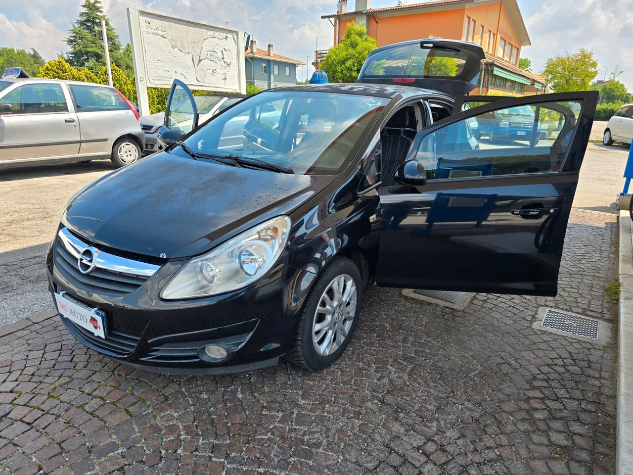 Opel Corsa 1.2 5 porte con 271.000km