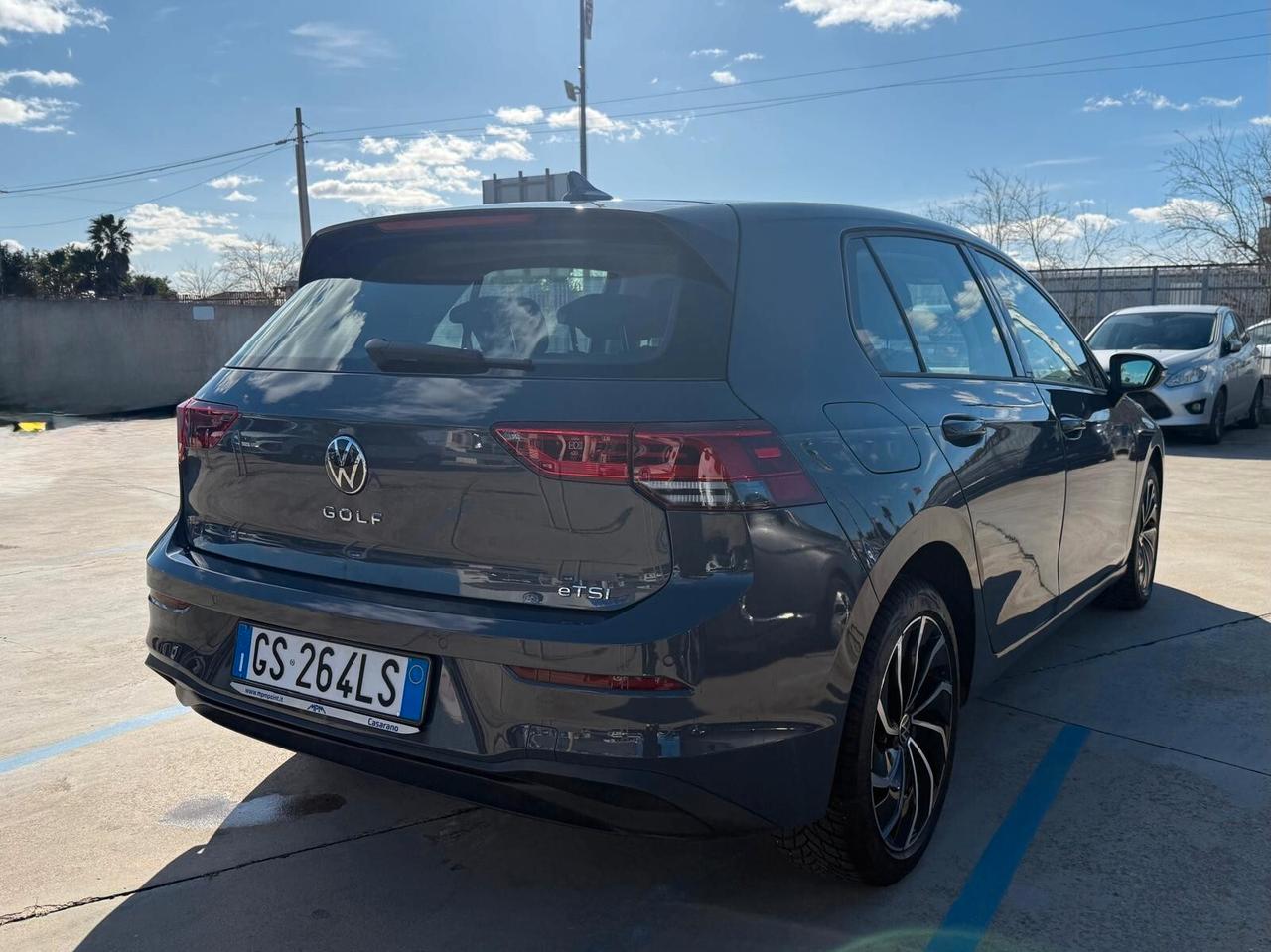 VW GOLF 8 1.0 HY DSG LIFE - KM 20.000 - AZIENDALE