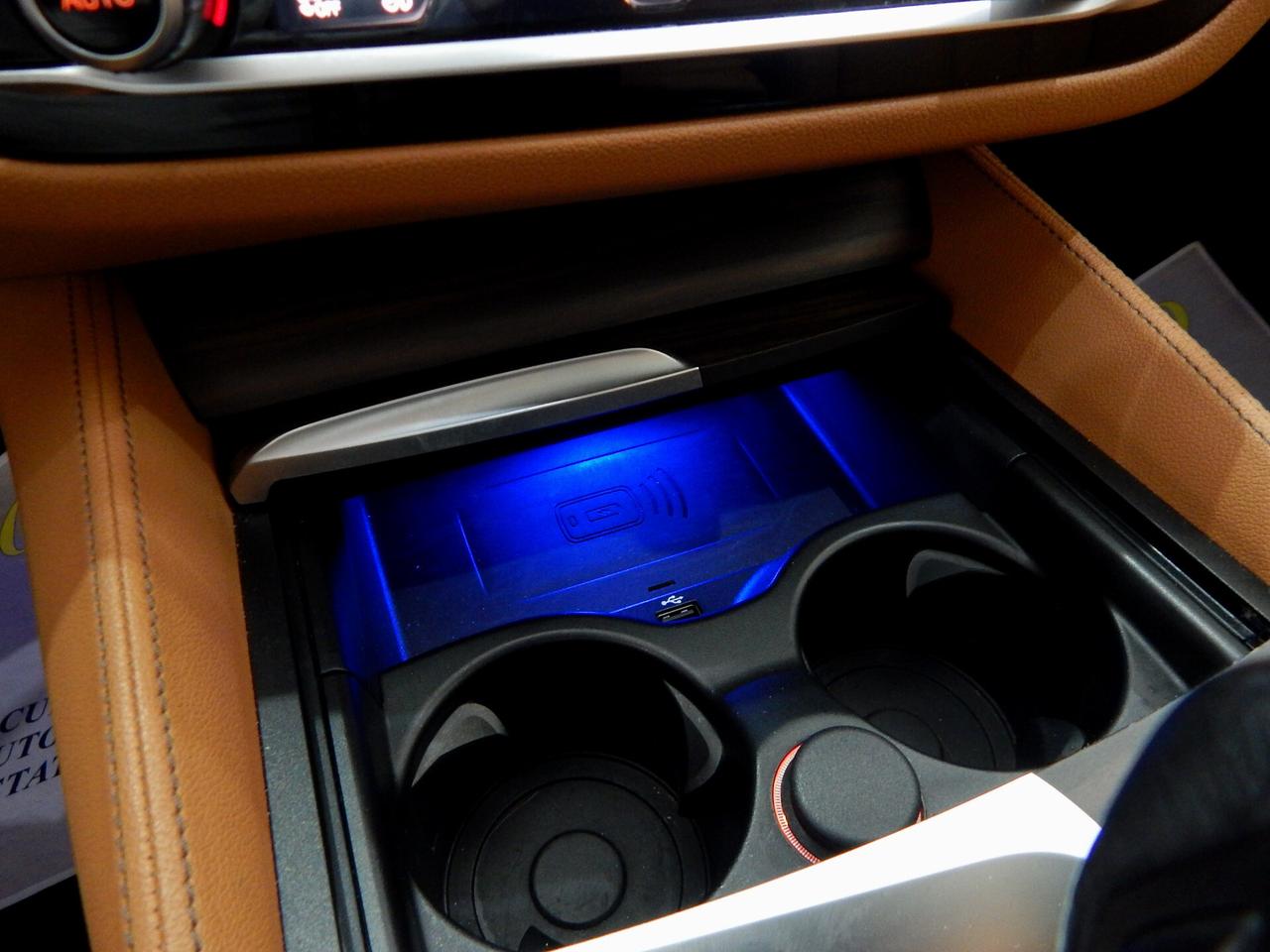 BMW 520 d Touring Luxury Aut TETTO-NAVI-PELLE-LED