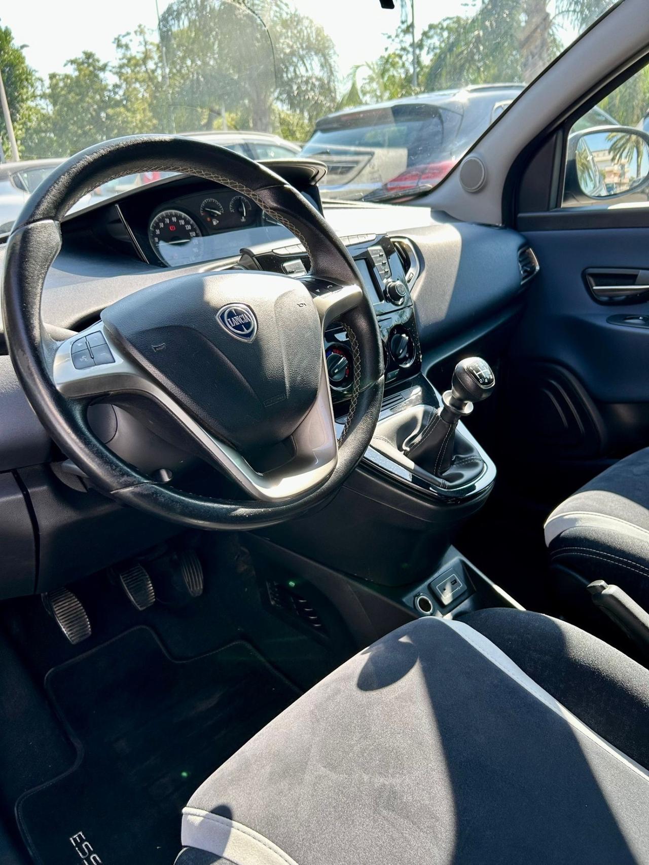 Lancia Ypsilon 1.2 69 CV 5 porte Mya