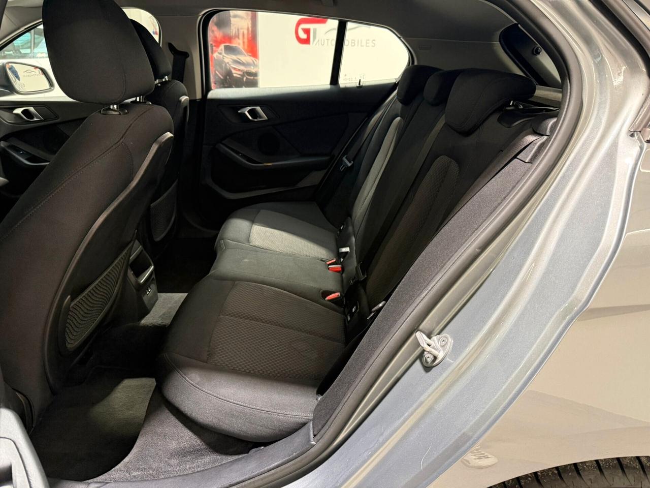 Bmw 118 118d 5p. Business Advantage