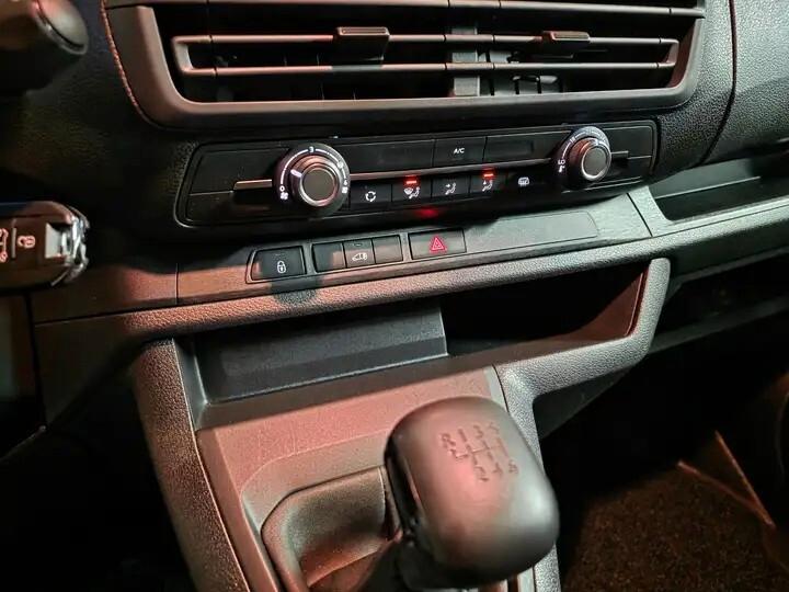 Opel Vivaro 1.5 Diesel 120CV passo lungo xl L3 H1 3000km uniprop